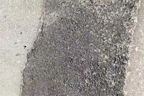 平邑街道：修复破损路面  提升城市形象(图2)