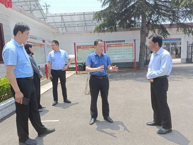 县委常委、宣传部长张以刚到保太镇督导“讲故事、学理论”活动(图1)