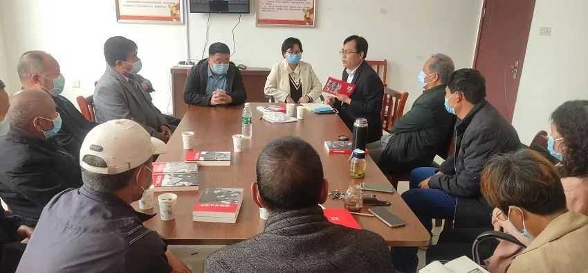 【“3+1”理论武装】保太镇开展“讲故事、学理论”科级党员干部入村领学活动(图1)