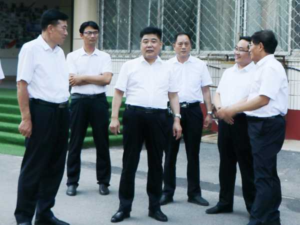 山大基础教育集团专家到实验小学教育集团调研指导(图2)