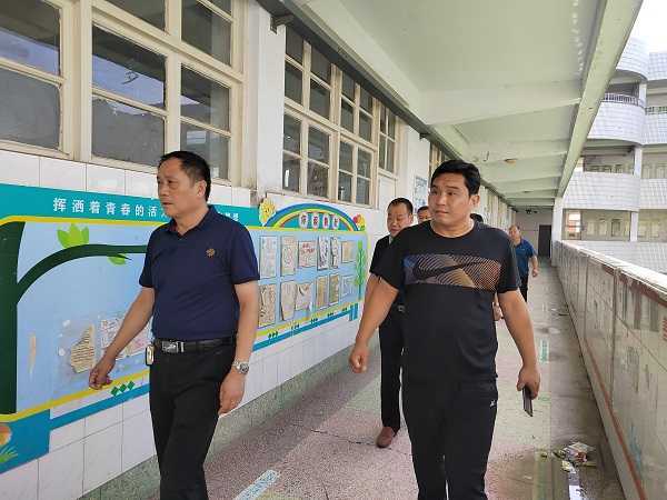 平安过暑假，安全不放假 -----平邑兴蒙学校开展暑期安全隐患大排查(图2)