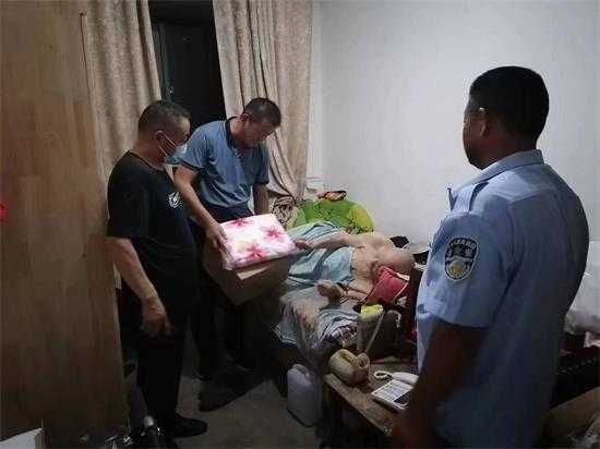 情系“八一” 平邑街道爱心人士捐赠慰问困难退役军人物资(图2)
