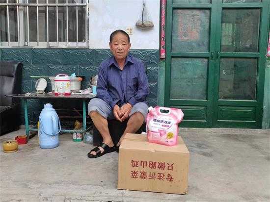 情系“八一” 平邑街道爱心人士捐赠慰问困难退役军人物资(图3)