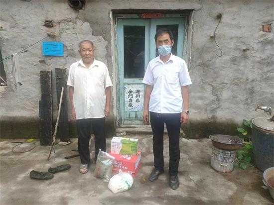 【“沂”起学理论】平邑街道：迎“八一”走访慰问 情暖退役军人(图1)