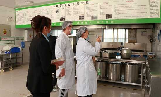 临沂市市场监督管理局检查组到柏林镇检查指导学校食堂“4D+”管理和运营情况(图1)