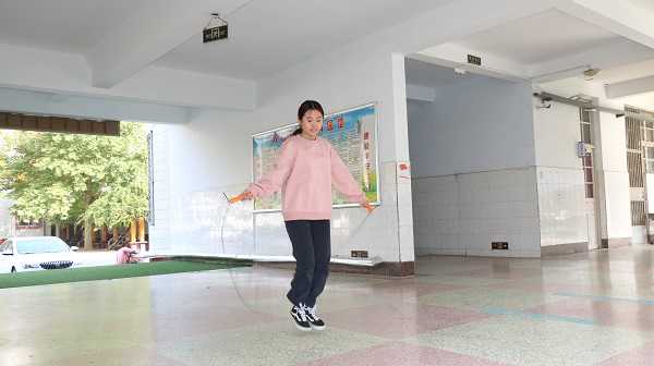 平邑兴蒙学校举行“喜庆二十大，奋进新征程”教职工健身娱乐活动(图6)