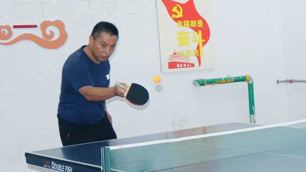 山东平邑：多彩文体活动提升老师的幸福感(图1)