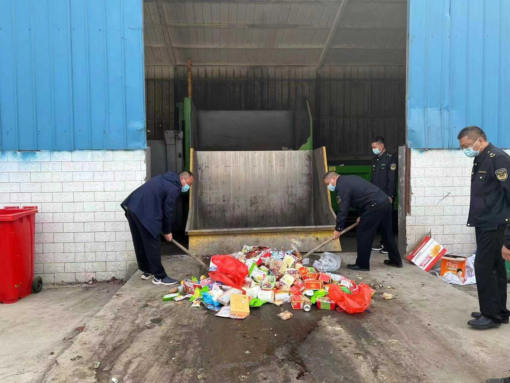 保太镇开展食品药品安全专项检查行动(图1)