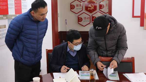 平邑县实验小学迎接县教体局开学工作检查(图1)