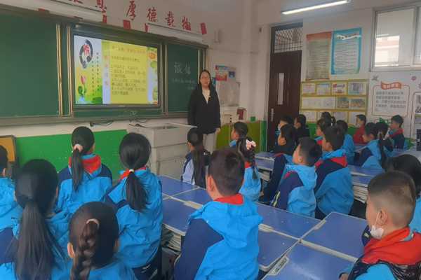第二实验小学开展红色文化进课堂活动(图2)