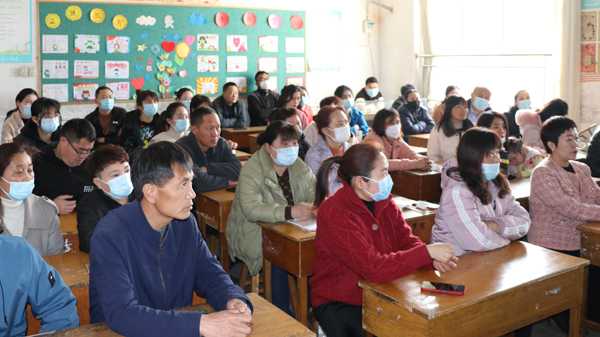 山东平邑：实验小学家校携手“三举措”助力孩子做最美的自己(图2)