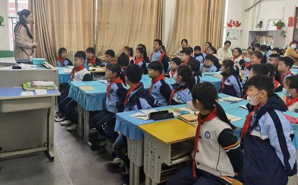 平邑县第二实验小学开展“双减”课堂评价活动(图1)