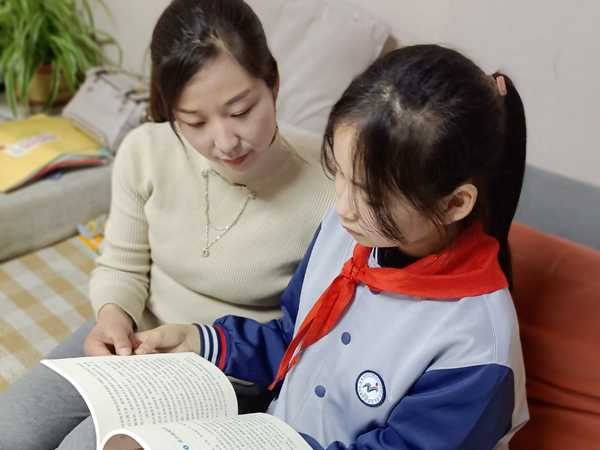山东平邑：实验小学教育集团“阅读点亮心灵    书香润泽人生”(图2)
