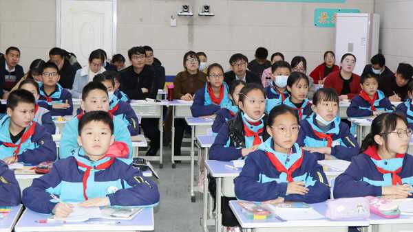 山东平邑：实验小学教育集团牵手山大探研大单元(图2)