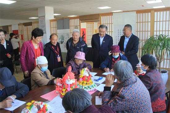 全市离退休干部党组织书记示范培训班到平邑街道参观考察(图4)