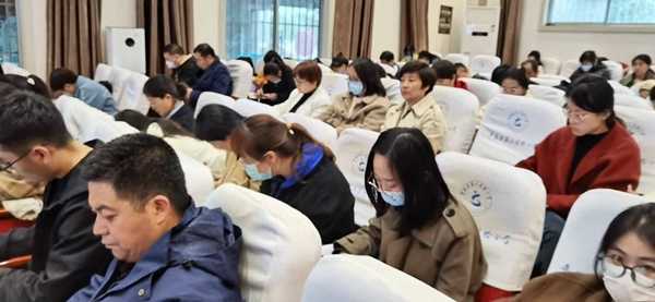 平邑县第二实验小学召开师德师风满意度测评专项部署推进会(图2)