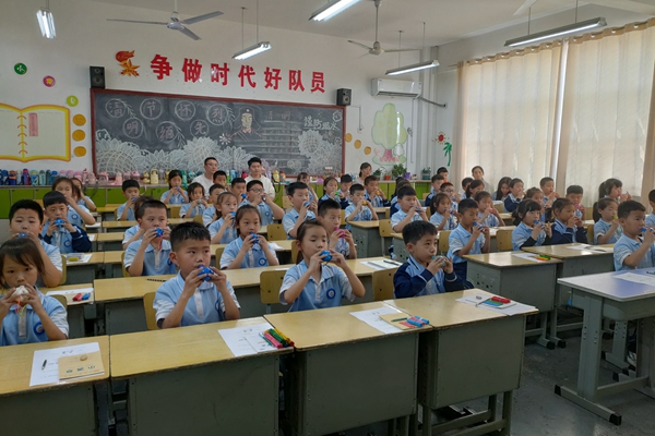 平邑县教学视导组到第二实验小学开展教学视导工作(图1)