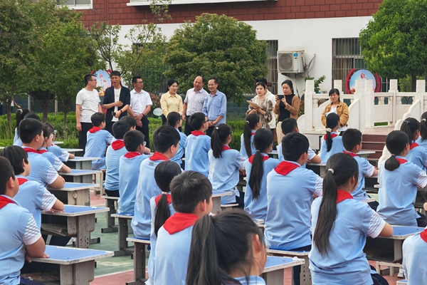 平邑县教学视导组到第二实验小学开展教学视导工作(图2)