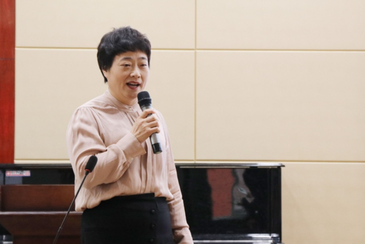 平邑县校际联研整本书阅读交流会在第四实验小学举行(图2)