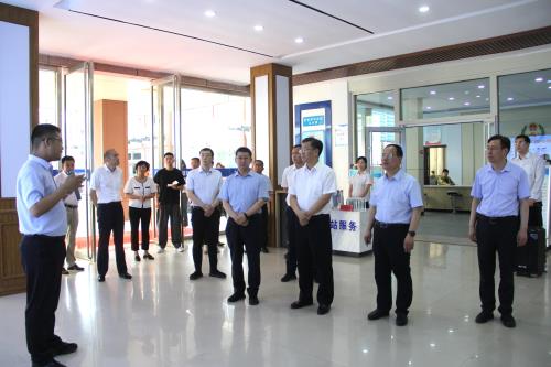 市领导到平邑街道调研指导12345热线办理工作(图1)