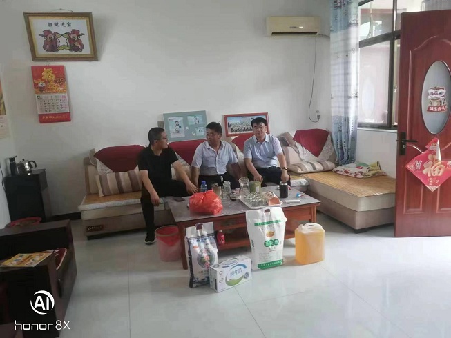 “军民一家亲·浓浓端午情”—保太镇开展走访慰问现役军人家属活动(图1)