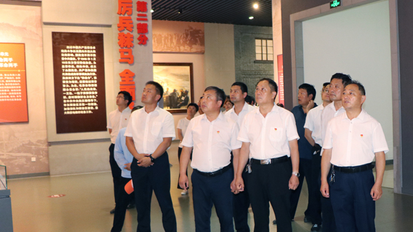 山东平邑：实验小学教育集团开展主题党日教育活动(图1)