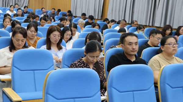 山东平邑：实验小学教育集团主校区召开师德教育月启动仪式(图2)