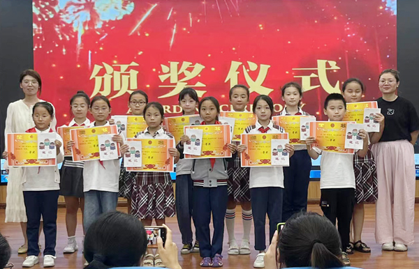 山东平邑：实验小学举行推普周系类活动朗诵比赛(图2)