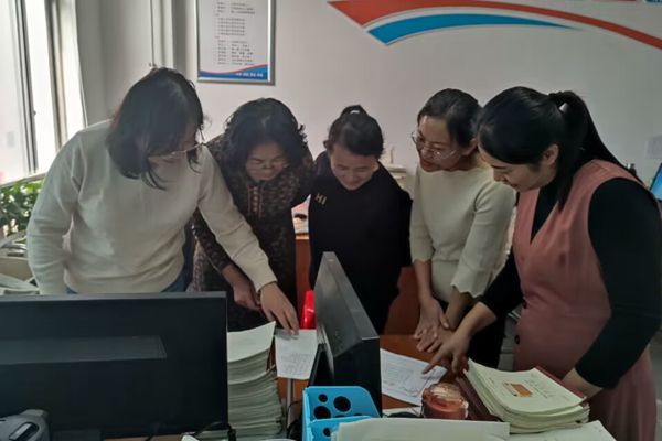 平邑县第二实验小学举行自编诗创作比赛活动