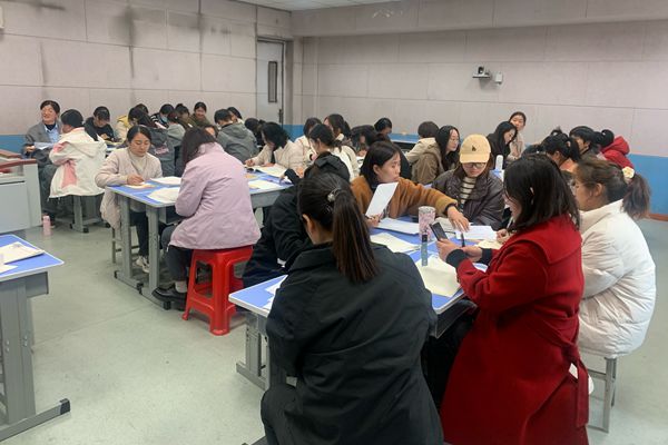 平邑县第二实验小学开展语文问题研讨活动(图2)