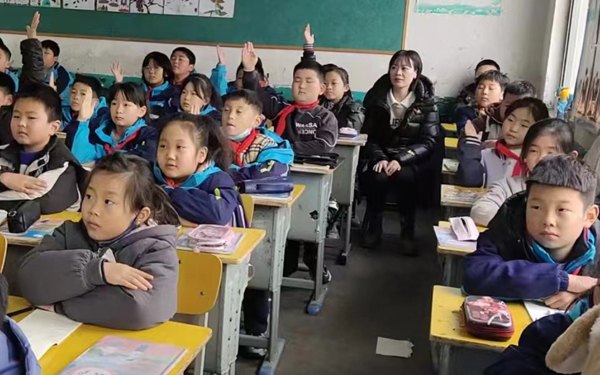 平邑县实验小学教育集团：全员导师在行动   育人育心共成长(图2)