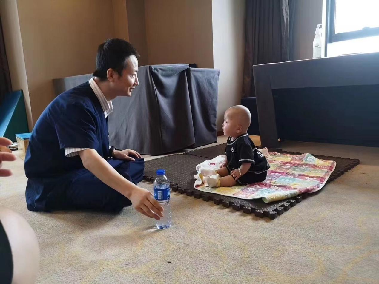 何永新院长：不忘初心 勇毅前行 让每一位“折翼天使”未来绽放(图2)