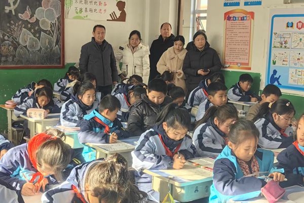 平邑县教体局教研室到第二实验小学开展教学视导工作(图2)