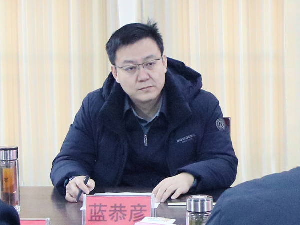 山东平邑：蓝恭彦到实验小学参加思政座谈会(图2)