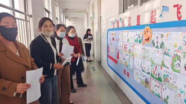 山东平邑:实验小学教育集团南校区举办内务整理展评主题育人活动(图2) 山东平邑:实验小学教育集团南校区举办内务整理展评主题育人活动(图2)