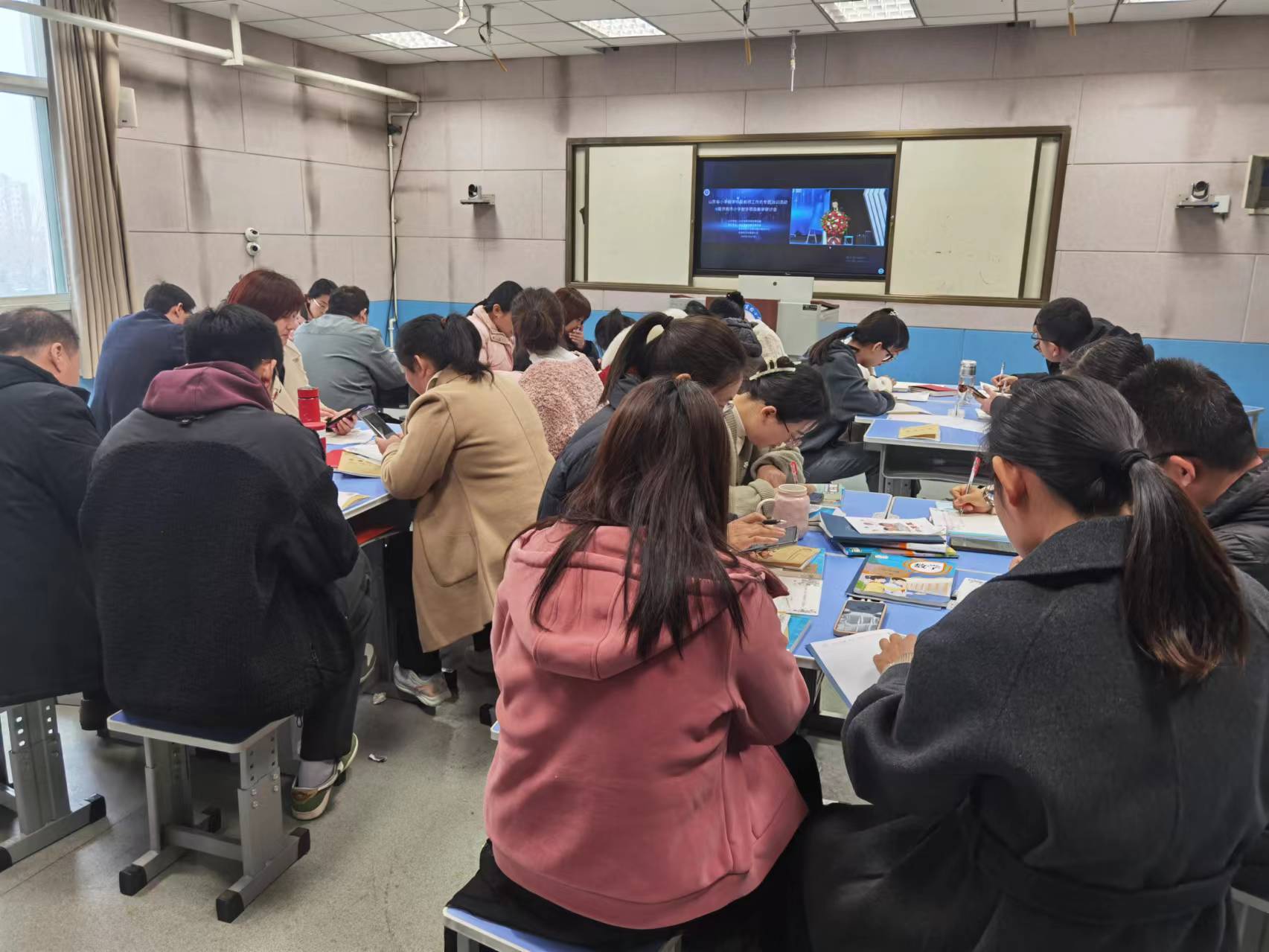 平邑县第二实验小学参加山东省数学特级教师工作坊专题培训活动(图1)