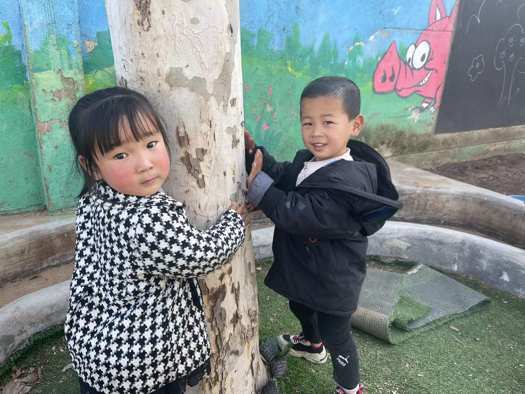地方镇新村完小幼儿园植树节主题教育活动(图2)