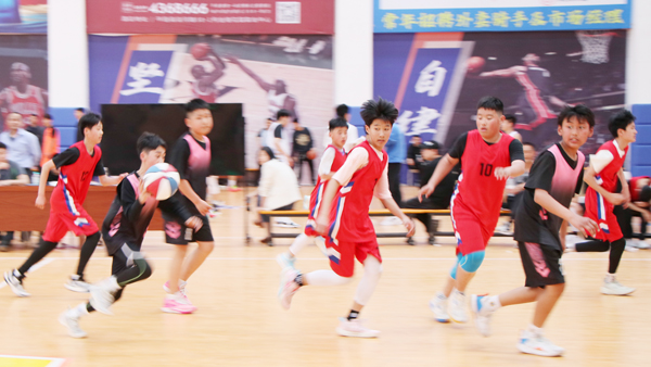 山东平邑：实验小学教育集团篮球队荣获联赛冠、亚军(图6)