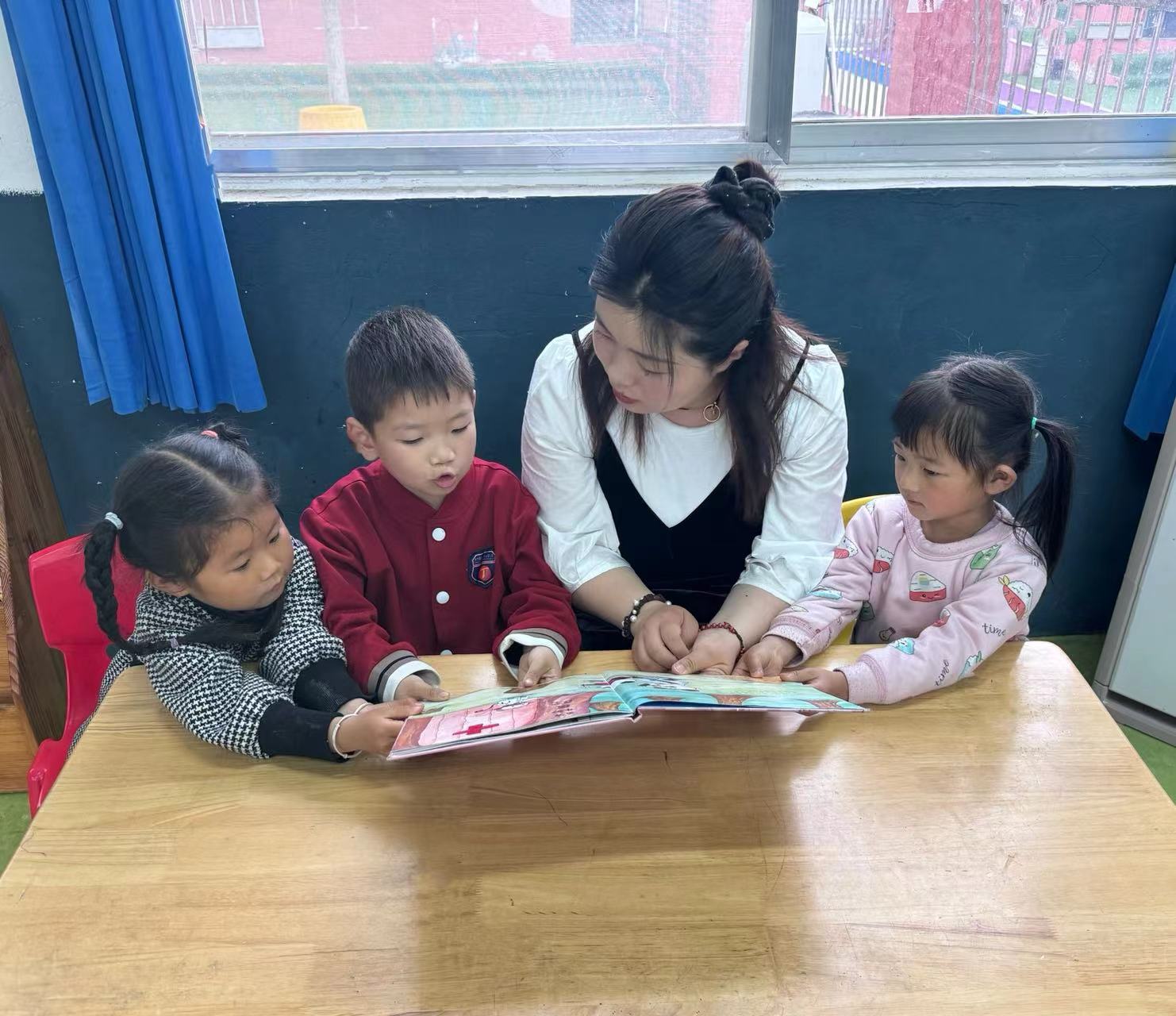 地方镇王家庄小学幼儿园开展“世界读书日”主题活动(图2)