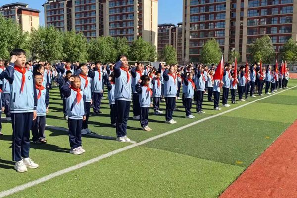 平邑县第二实验小学举行2024级新队员分批入队仪式(图3)