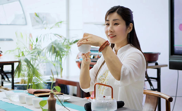 联商新质茶话会在临沂市工商联新能源汽车服务业商会举办(图11)