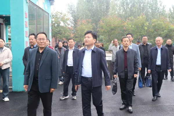 齐鲁名校长刘同科领航工作室主题研讨活动在平邑县第四实验小学开展