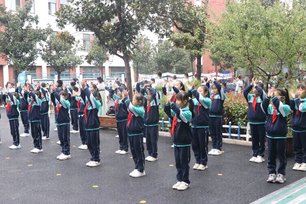 齐鲁名校长刘同科领航工作室主题研讨活动在平邑县第四实验小学开展(图2)