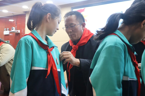 平邑县第四实验小学召开中国少年先锋队第六次代表大会(图2)