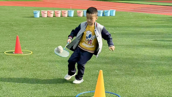山东平邑：实验小学教育集团 举办“童筑梦想 幸福成长”趣味运动会(图2)