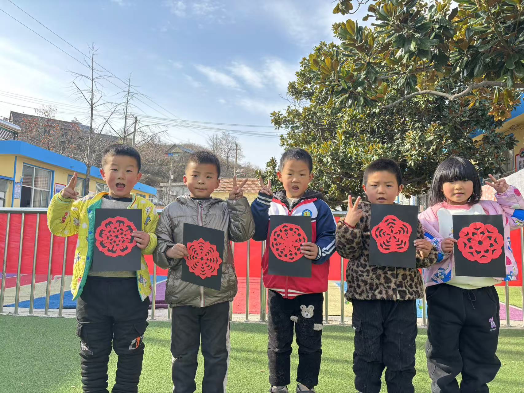 最美遇“剪”“纸”为你来——地方镇闸口完小幼儿园体验非遗剪纸活动