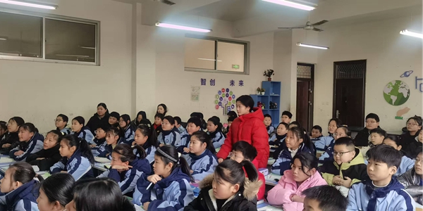 平邑县第二实验小学举行学期初课堂教学评价活动(图2)
