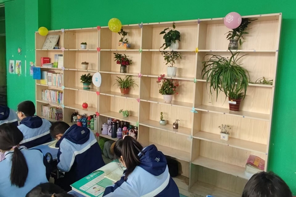 平邑县第二实验小学开展“花园式班级”交流展示活动(图2)