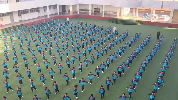 阳光体育强体魄，课间活动展风采—兴蒙学校四年级开展诗意阳光大课间活动