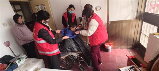 平邑街道：圣社区开展爱心义剪志愿服务活动(图2)